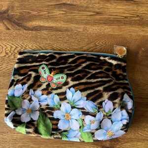 New Estée Lauder Leopard and Floral Cosmetic Bag